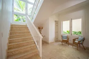 Golf-front villa with large spaces, staff and pool, situated in luxury beach resort - Image 2