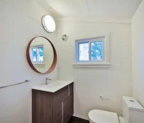 Completely transformed Hampton style cottage!! 2 from Beach!! - Image 2