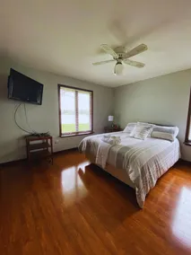 Welcome to our inviting all-season Lakefront Retreat near Lily Dale and Fredonia - Image 5