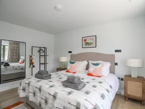 YNYS FAELOG, pet friendly, country holiday cottage in Menai Bridge - Image 5