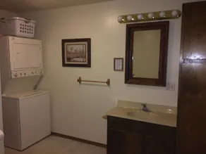 Kitchen, 2 Bedroom,  Bath & Laundry, Private entrance, Lake, Wildlife, Quite - Image 2