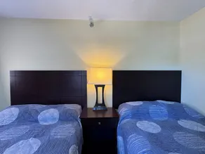 Original-Poolview Condo, neu renoviert - 8 Personen - 2 Schlafzimmer 2 Badezimmer mit WC - Image 5