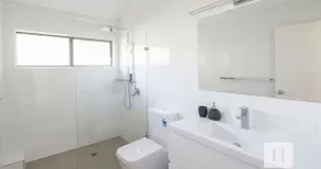 Lakeshores Villa - Image 2