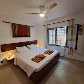 Villa privada de luxo, piscina de borda infinita aquecida, Jacuzzi e sauna com vista para o mar - Image 4