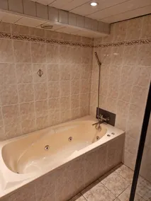 Paraison, Appartement Avec Terrasse Plein sud et Baignoire à jet - Image 3
