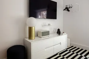 Boutique Hotel Room above The Jefferson Theater on the Downtown Mall - Image 3