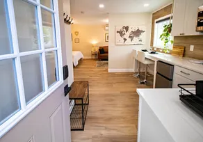 Quiet Retreat - Excellent for Couples or Traveling Profesionals - Image 4