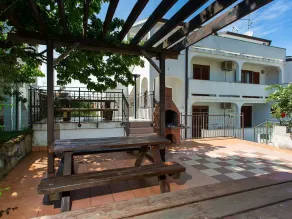 Comfortable and modern apartment in Porec, close to the city center and the beach, pets are welcome - Image 5