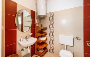 Gorgeous Home In Donji Kasic - Image 3