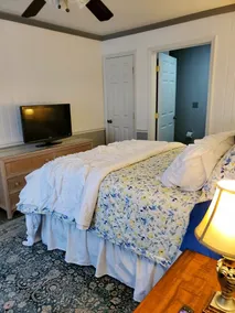 Blue Fields Room in Cascade Inn at Fall Creek Falls - Image 4