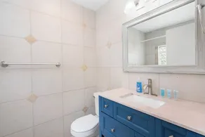 Newly remodeled. Waterfront. 7 min walk from the beach! - Image 2