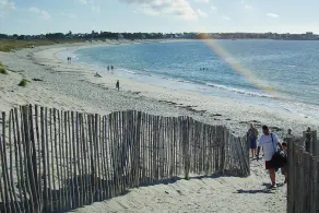 Stenhus tæt på Torche Strand - Image 3