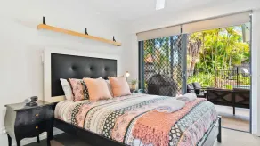 4 bedroom gem with a great outdoor area including pool and you can bring a small dog. - Image 5