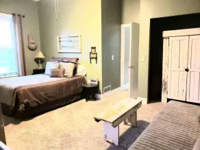 Beautiful newly remodeled top floor loft in the heart of downtown Lebanon Ohio - Image 5