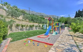 Villa Del Mare – mit neun Schlafzimmern, Pool, Jacuzzi, Sauna, Spielplatz von MyWaycation - Image 3