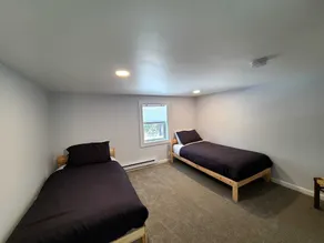 Brand-new, New England getaway minutes to trails, skiing, and lake - Image 4