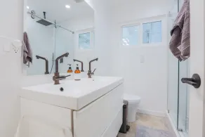 Amazing Mountain and Valley Views - 3 King Beds, Tesla Charger, Sauna - Image 2