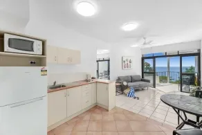 Top Floor - Enjoy the Sea Breeze - Image 3