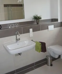 Holiday Home Waterfall - Image 3