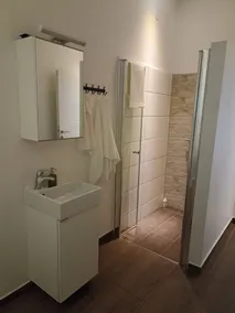 3 bedrooms with ensuite bathrooms - Image 4