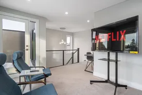 Downtown Luxury with Fast Wi-Fi & Amazing Kitchen! - Image 3