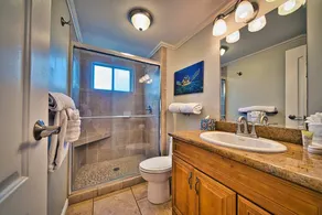 Steps to the BEACH! Oceanview Menehune Shores Condo: KING Bed, Pool, split AC - Image 3