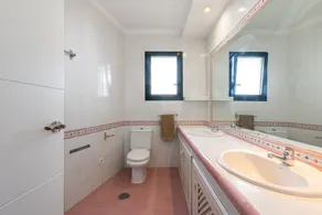 Air-Conditioned Villa \"Mascota Rincón de la Victoria\" with Pool, Garden & Wi-Fi - Image 4