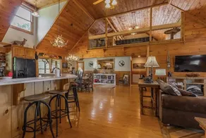 PET FRIENDLY! AMAZING FALL BREAK DEALS! POOL & HOT TUB WITH VIEWS! EV CHARGER - Image 5