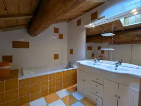 Casa Rural Familiar en Riotord con Jardín y Zona de Juegos - Image 5