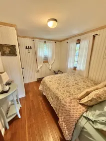 Kendall Cottage Limit 6 3 Bedroom Villa - Image 5