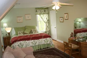 Caccia Box-Antique Cottage Filled in Lowelands Farm-Middleburg - Image 3