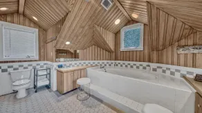 Seaside \"Frose Rose\" | 2 BR | Sleeps 6 | Private | Steps to Beach! - Image 5