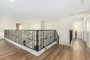 Luxury modern retreat with tropical backyard-at a great Location-EZ FWY access - Image 4