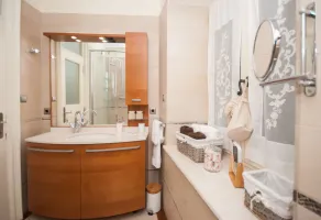 Central Square  \"Stone Pearl Heritage\" Luxury Suite In The Palace - Image 3