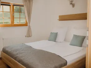 Log cabin, 60 sqm, 2 bedrooms, wooden terrace with garden, max. 4 persons - Image 2