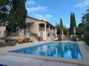 Incantevole villa con bellissimo giardino alberato e splendida vista a 300 m dal villaggio. - Image 3