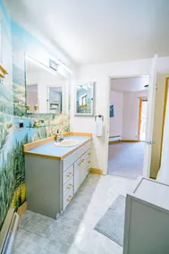 Clean and Peaceful Cabin with Wifi Near Lakes - Image 3