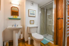 TOWNEND BARN, pet friendly, character holiday cottage in Lydford - Image 2
