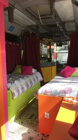 Hébergement pour 2 personnes dans un BUS avec accès piscine - Image 3