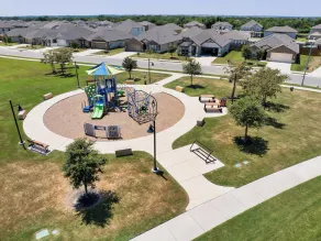 Charming 4BR Home w Spacious Backyard in Hutto - Image 2