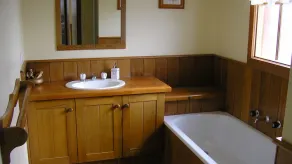 Mansfield House - Country Holiday Accommodation, Sleeps 10, up to 15 - Image 3