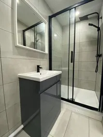 Luton City Retreat - Spacious 3 Bedroom Apartment - Image 3
