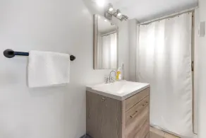 Charming Cozy Cabin B/Walk to Shops, Beach & OOB Pier/Superhost - Image 2