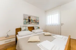 Apartment with Pool and Terrace - Image 4