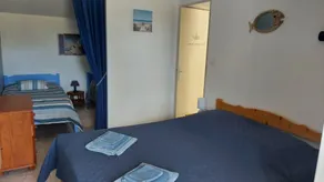 Quiet gîte on 2 ha property with pond, 10 mins from the ocean - Image 4