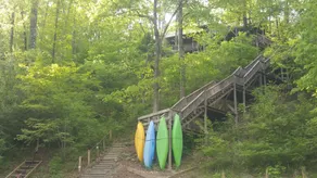Abgeschiedener River Cabin Retreat - Image 4
