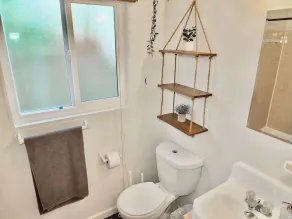 Sand Sun & Second - Charming Studio within Walking Distance to Beach - Image 2