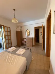 Quiet 2 bedroom air-conditioned villa with private pool, patio and roof terrace - Image 4