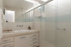 Copacabana – Av. Atlântica | 4 quartos, Vista Mar, 1 min praia de Copacabana - por Casapē Rio - Image 4