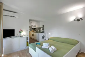 Studio w/Panoramic view, Shared Pool, Garden & Terrace, Agno, Switzerland - Image 5